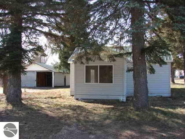 5179 West 16 Road Mesick, MI 49668 - Photo 3 of 9 1714037-2.JPG