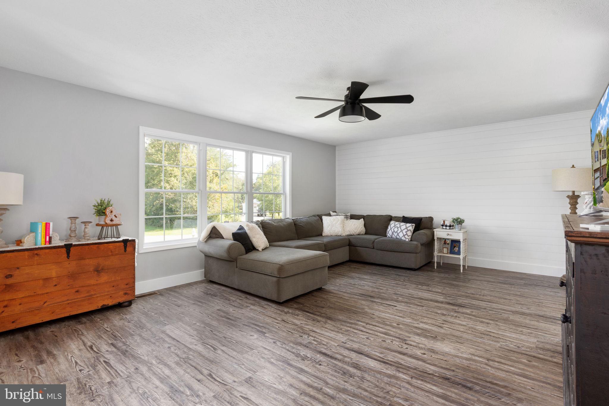 557 Doe Run Road Inwood, WV 25428 - Photo 4 of 46 Gallery Image 4