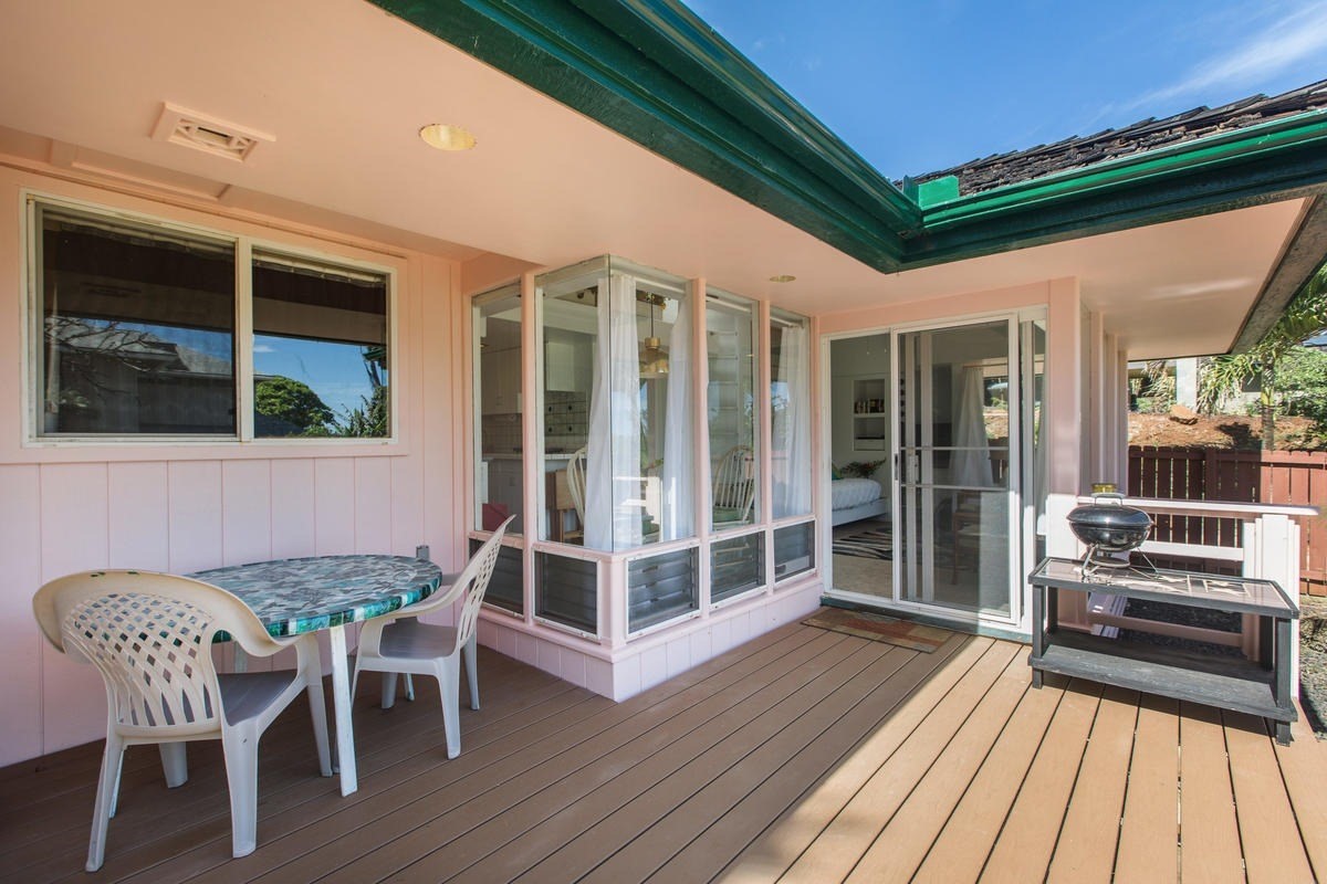 5040 Aliomanu Road Kilauea, HI 96754 - Photo 20 of 23 a view of a chairs and table in the balcony