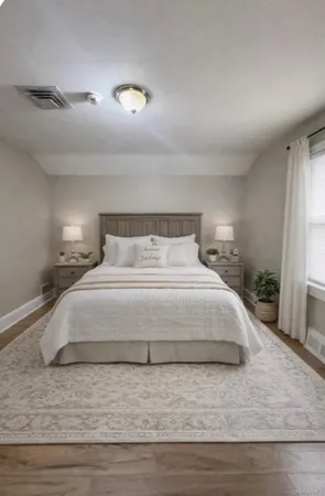 $2,975 | Undisclosed Address, Lindenhurst, NY 11757