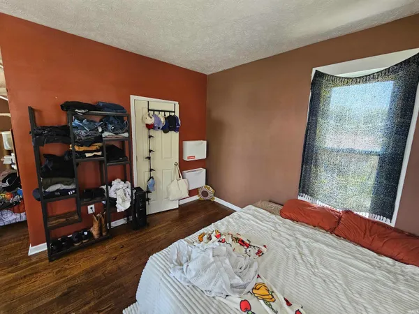 $249,900 | 900 Cherry Street, Petersburg, IN 47567