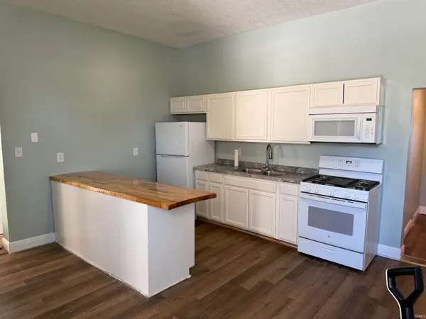 $249,900 | 900 Cherry Street, Petersburg, IN 47567