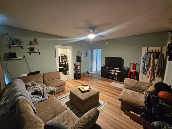 $249,900 | 900 Cherry Street, Petersburg, IN 47567
