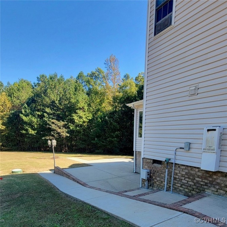 8811 Beaver Bridge Road Moseley, VA 23120 - Photo 3 of 49 Sidewalk leading to Back Patio