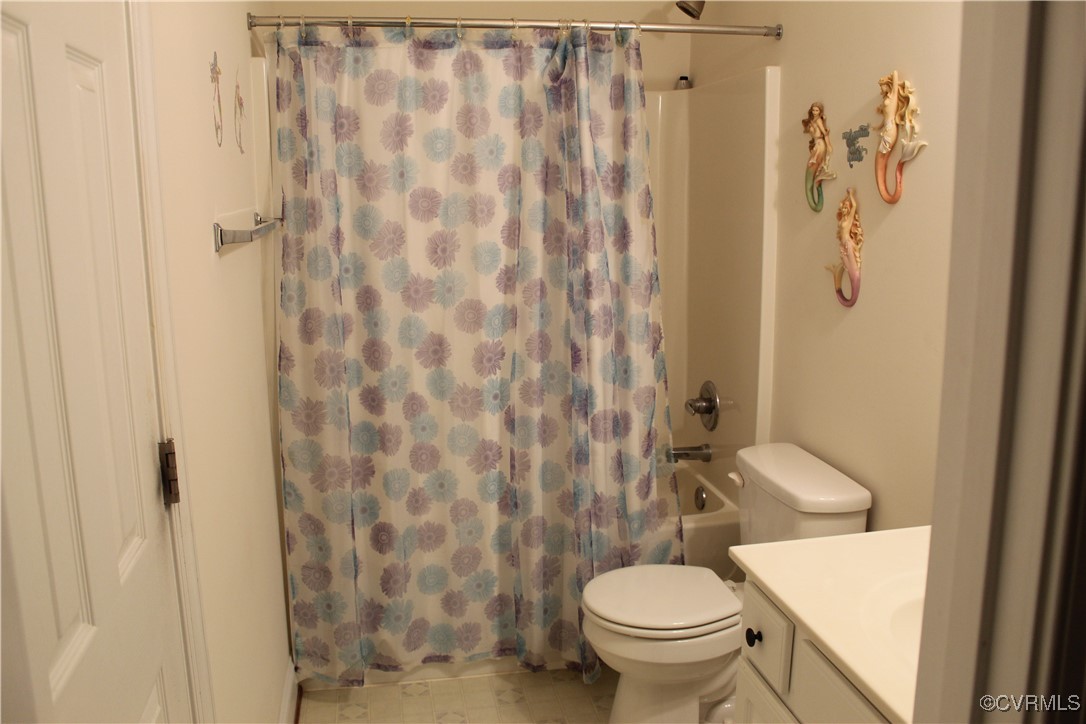 8811 Beaver Bridge Road Moseley, VA 23120 - Photo 34 of 49 2nd Full Bathroom off 2nd Bedroom