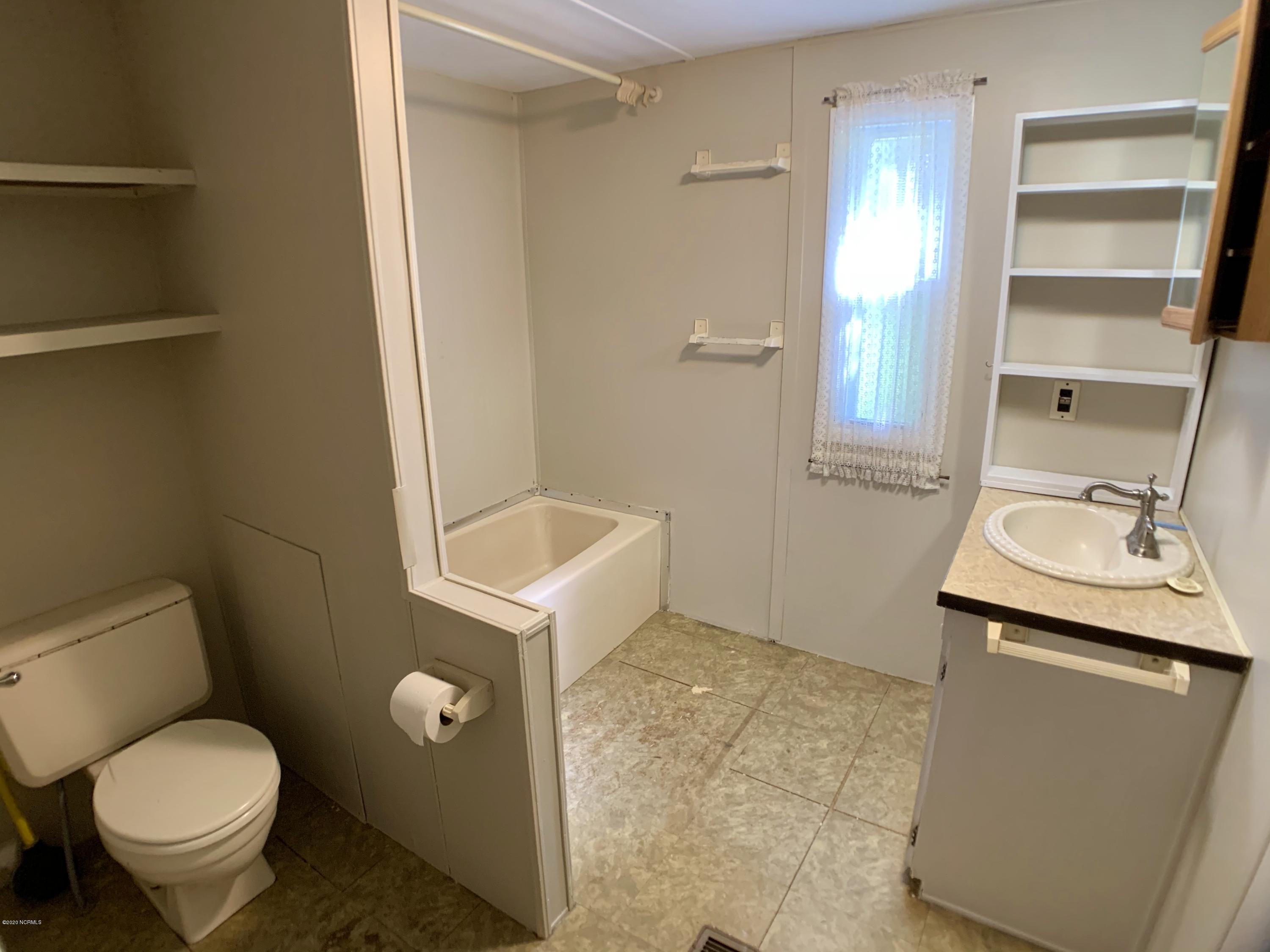 774 Golf Course Road Whiteville, NC 28472 - Photo 11 of 20 Bathroom
