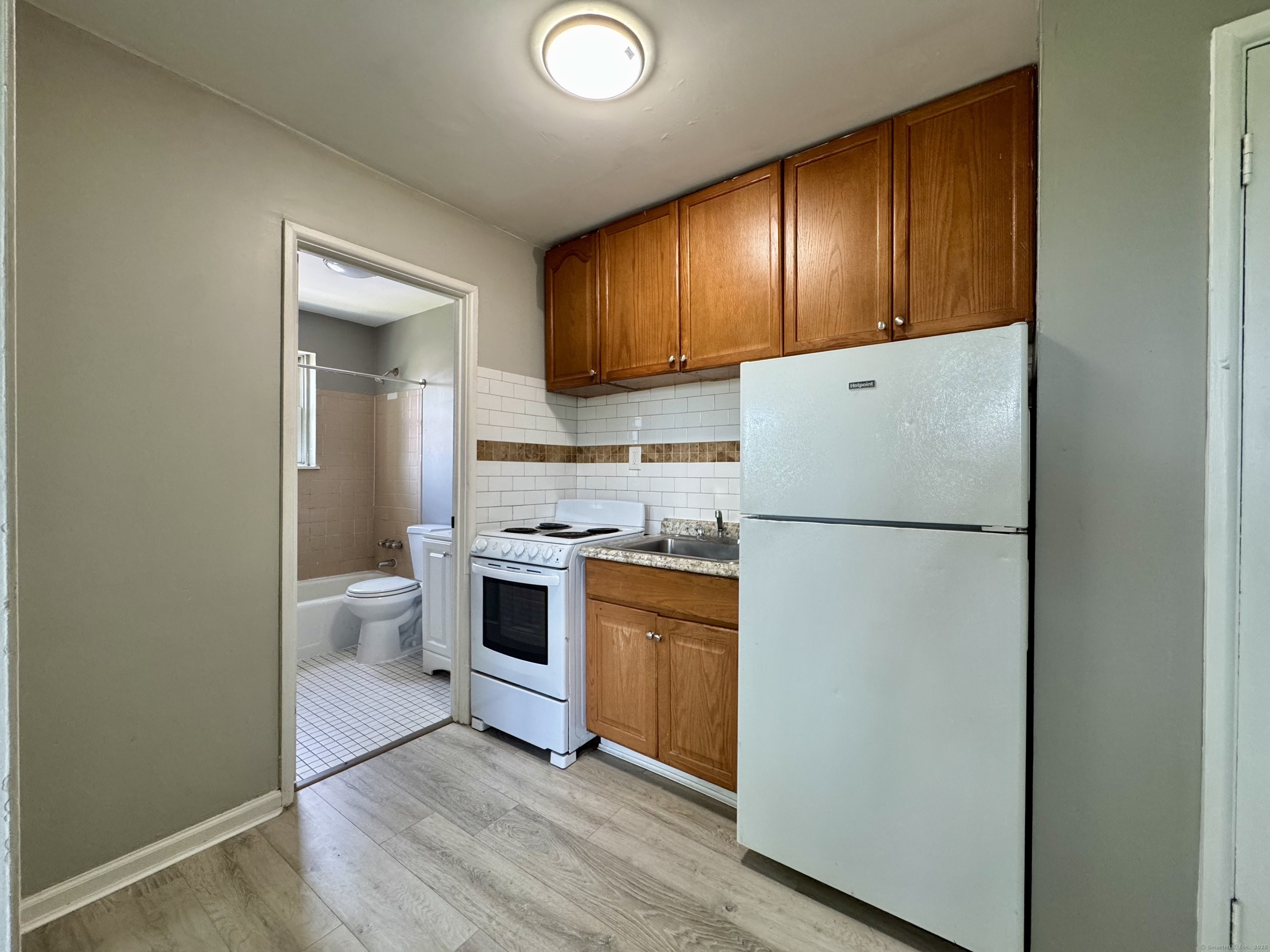 85-87 Union Avenue, Unit C7 Bridgeport, CT 06607 - Photo 5 of 8