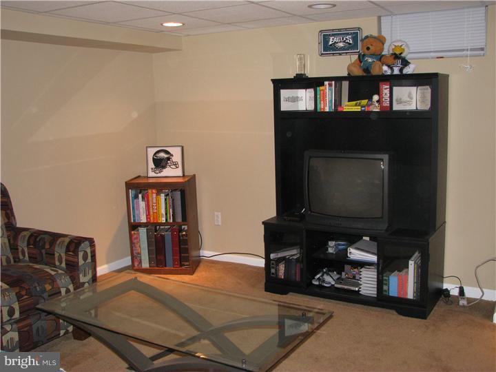 336 Rively Avenue Collingdale, PA 19023 - Photo 12 of 15 Family Room