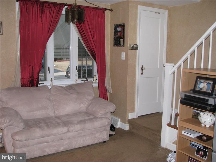 336 Rively Avenue Collingdale, PA 19023 - Photo 3 of 15 Living Room