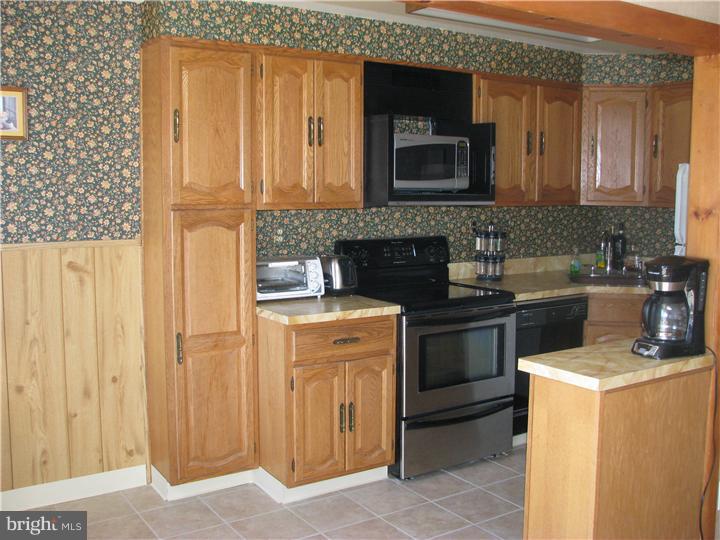 336 Rively Avenue Collingdale, PA 19023 - Photo 9 of 15 Kitchen