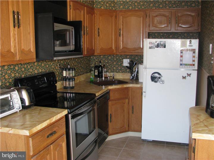 336 Rively Avenue Collingdale, PA 19023 - Photo 10 of 15 Kitchen