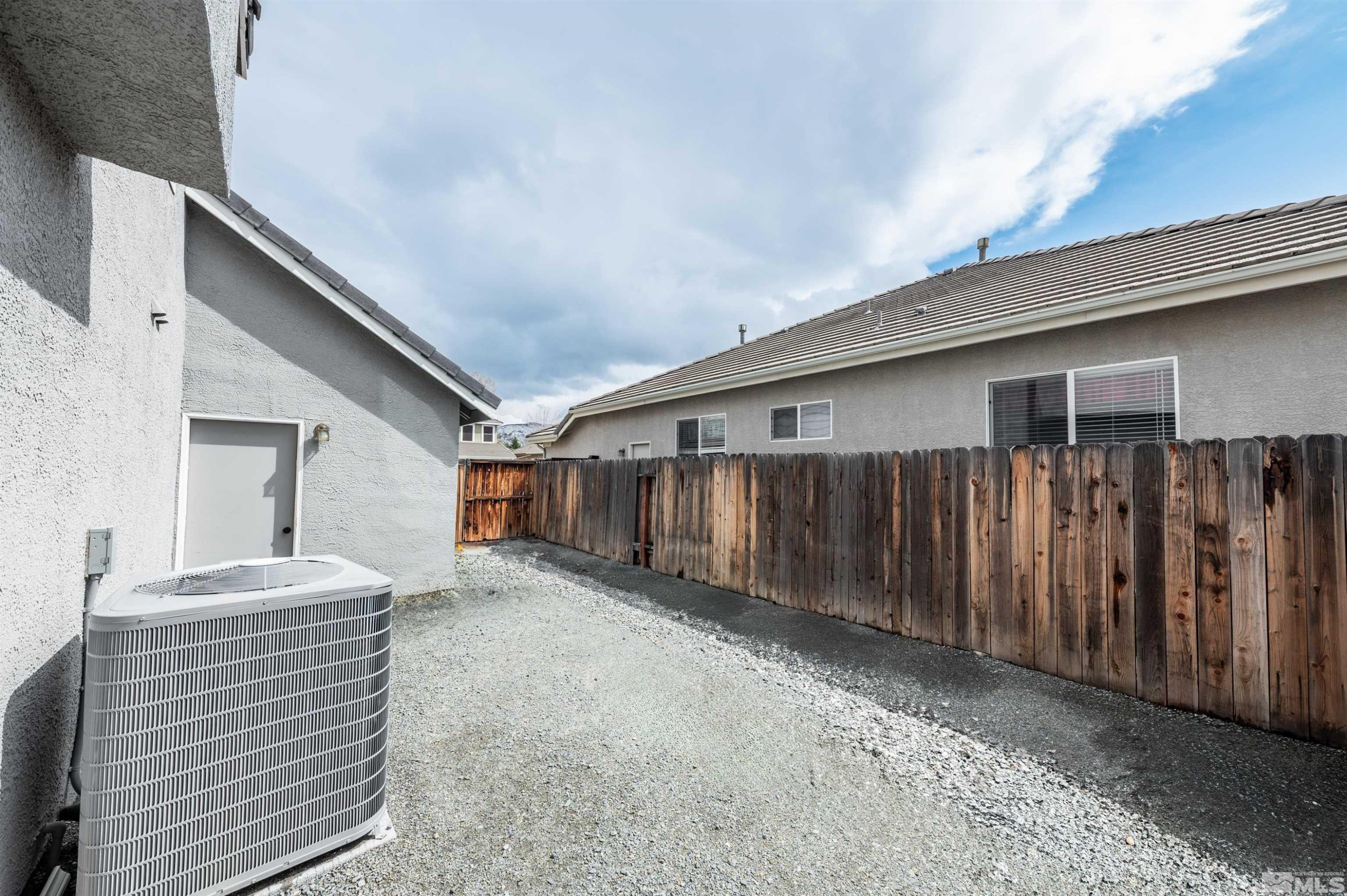 9915 Bandana Way Reno, NV 89521 - Photo 35 of 40 a view of a back yard of the house