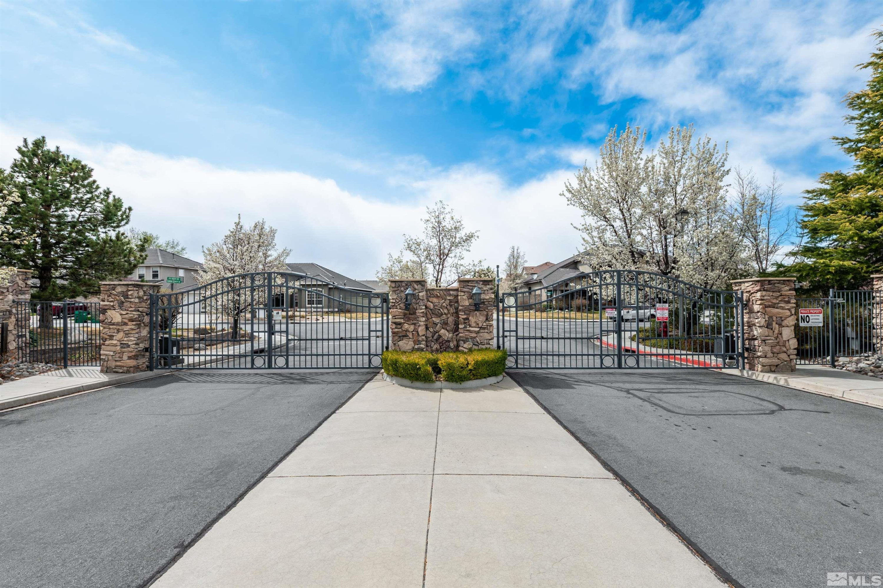 9915 Bandana Way Reno, NV 89521 - Photo 40 of 40 a view of a city from a patio