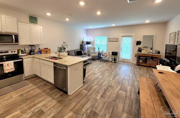 $1,825 | 8932 Brigade Trail, Pensacola, FL 32534