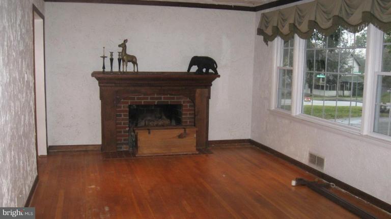 9335 North Laurel Road Laurel, MD 20723 - Photo 10 of 13 Fireplace