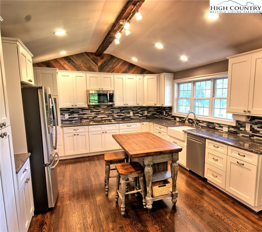 131 Raven's Ridge Lane Jefferson, NC 28640 - Photo 4 of 21 Gallery Image 4