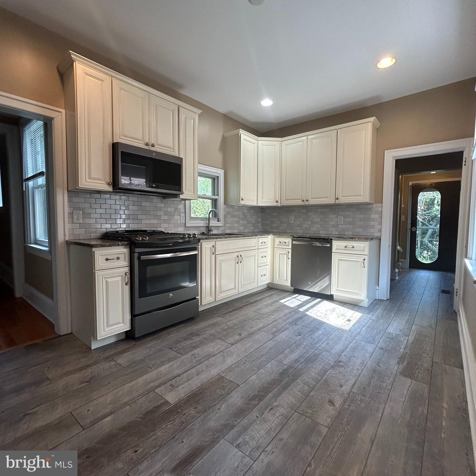 17 Tenby Road Havertown, PA 19083 - Photo 6 of 28 Gourmet Kitchen