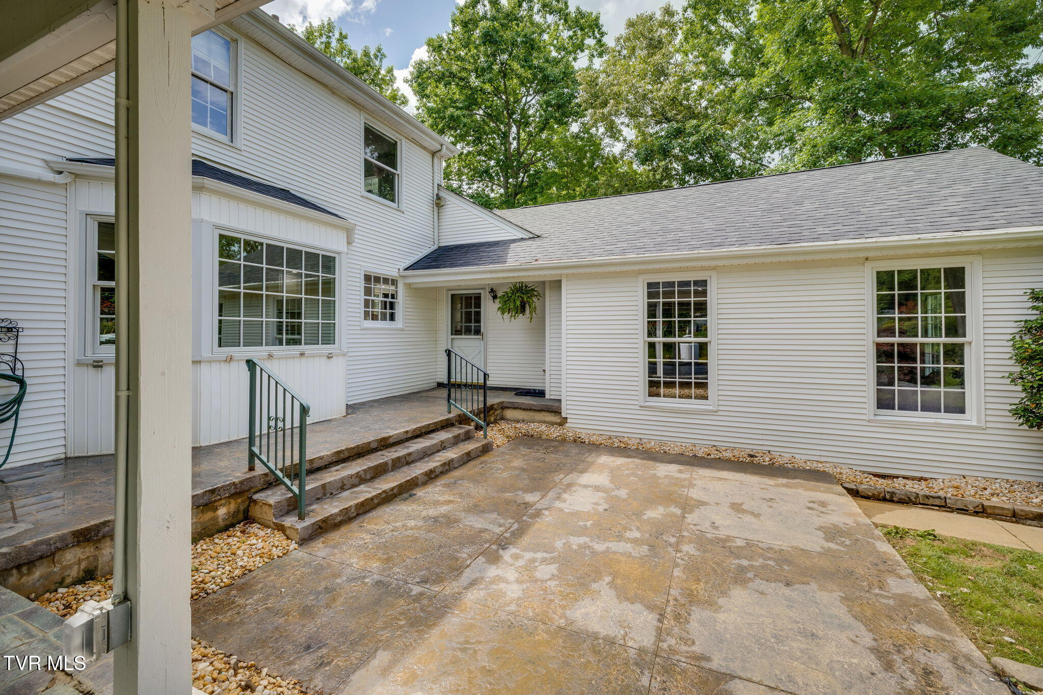 4302 Stagecoach Road Kingsport, TN 37664 - Photo 5 of 51 041