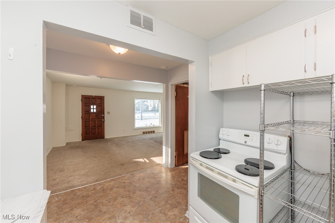 1671 Crestwood Road Cleveland, OH 44124 - Photo 13 of 28 Gallery Image 13