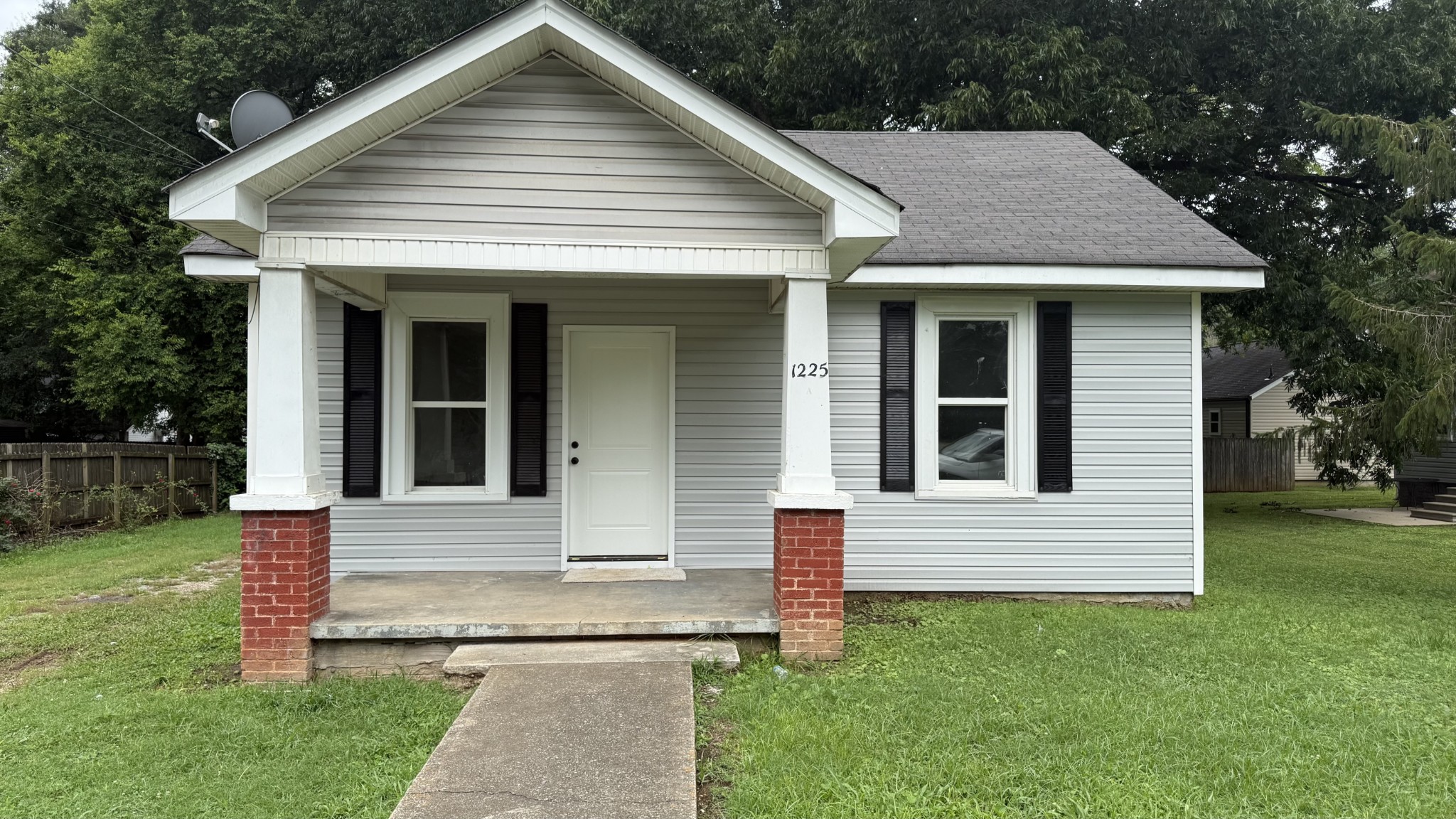 1225 North Spring Street, Unit B Murfreesboro, TN 37130 - Photo 3 of 21