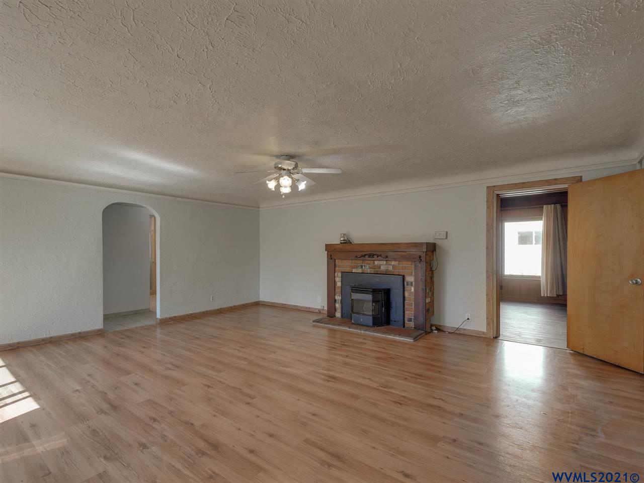 217 North 22nd Street Reedsport, OR 97467 - Photo 5 of 32 Gallery Image 5