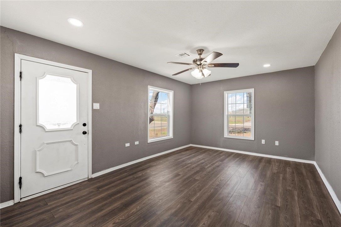 3545 Bluebird Street Waco, TX 76705 - Photo 3 of 22