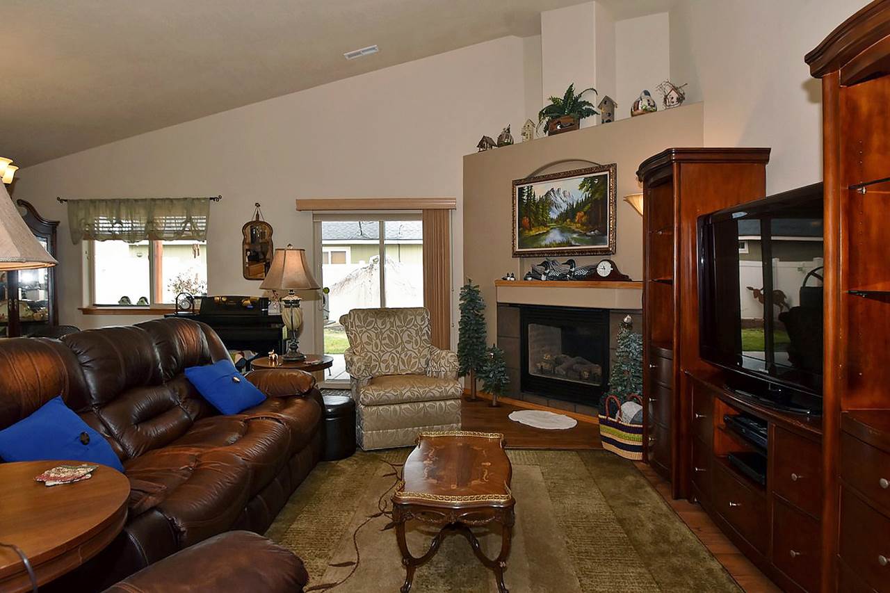 1226 North Blake Road Spokane Valley, WA 99216 - Photo 3 of 17