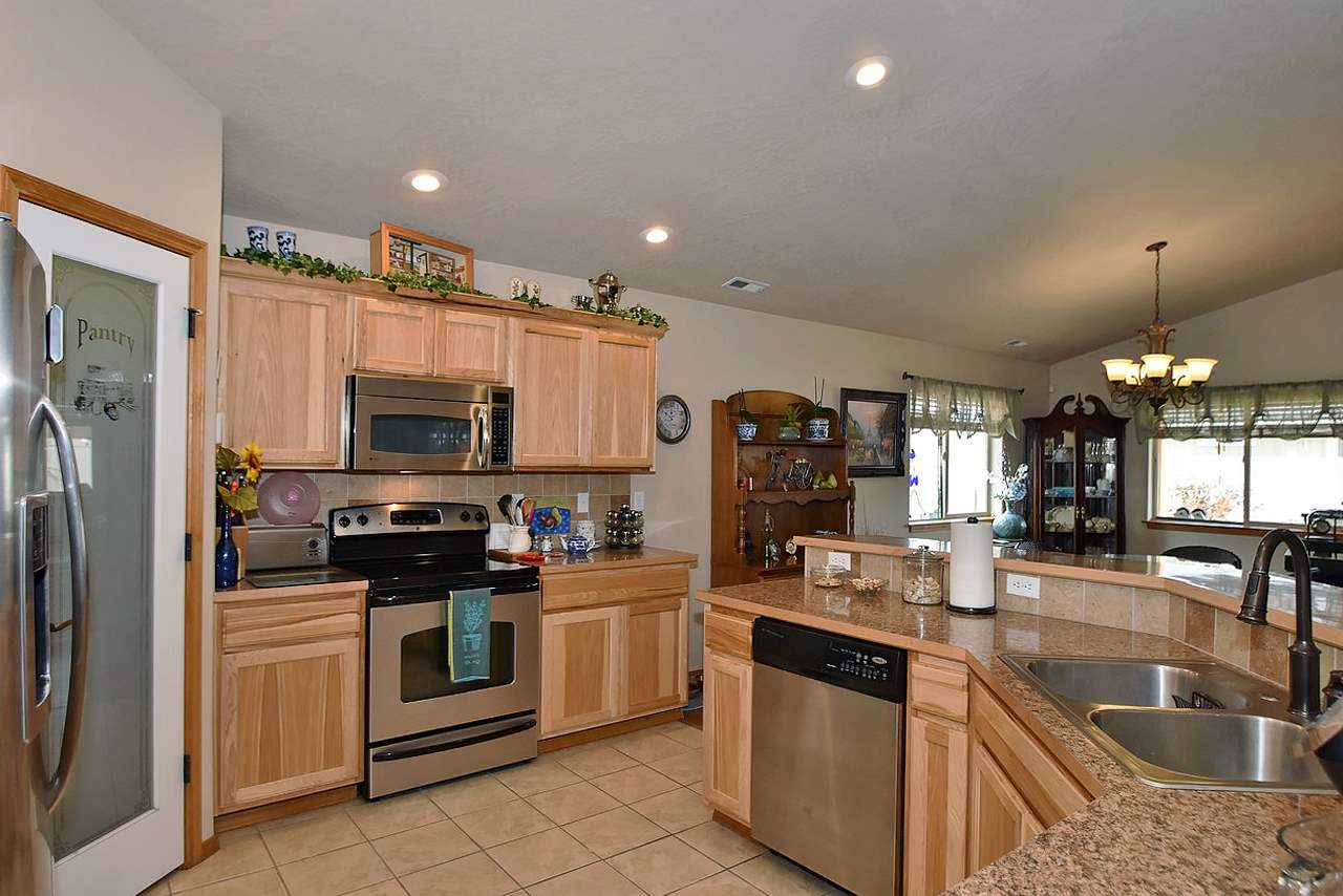 1226 North Blake Road Spokane Valley, WA 99216 - Photo 8 of 17
