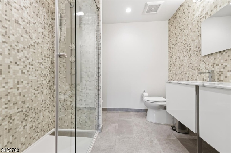 1201 Rio Vista Drive, Unit 1201 Mahwah, NJ 07430 - Photo 26 of 50