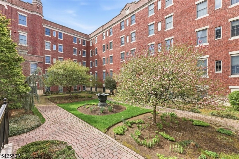 1201 Rio Vista Drive, Unit 1201 Mahwah, NJ 07430 - Photo 36 of 50
