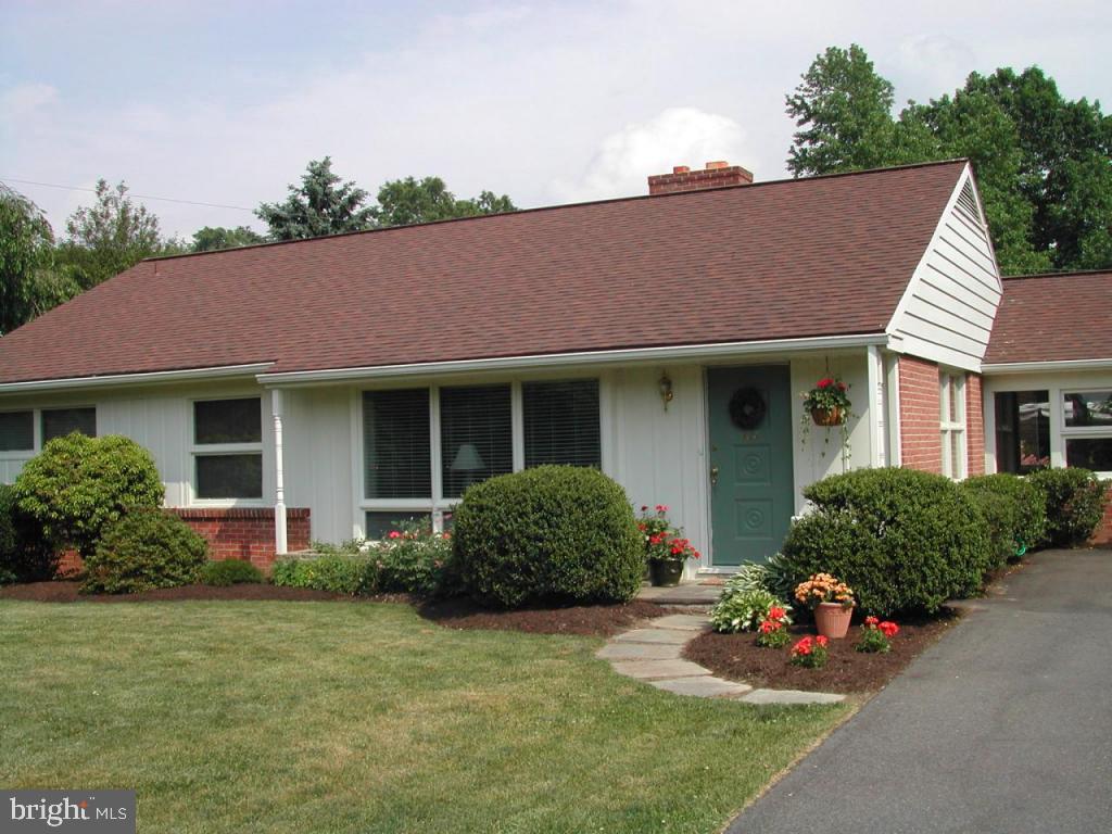 819 Hillaire Road Lancaster, PA 17601 - Photo 2 of 14 Gallery Image 2
