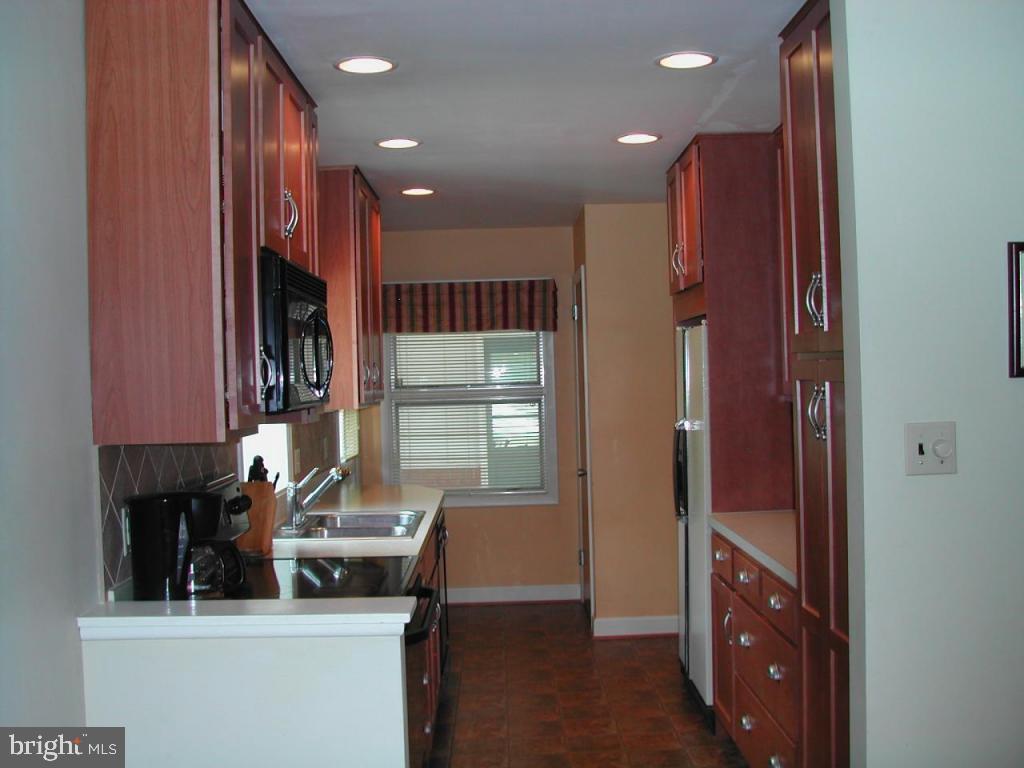 819 Hillaire Road Lancaster, PA 17601 - Photo 5 of 14 Gallery Image 5