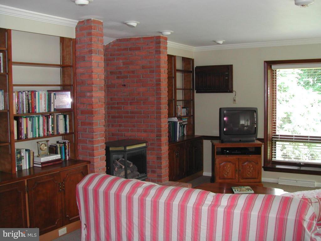 819 Hillaire Road Lancaster, PA 17601 - Photo 6 of 14 Gallery Image 6