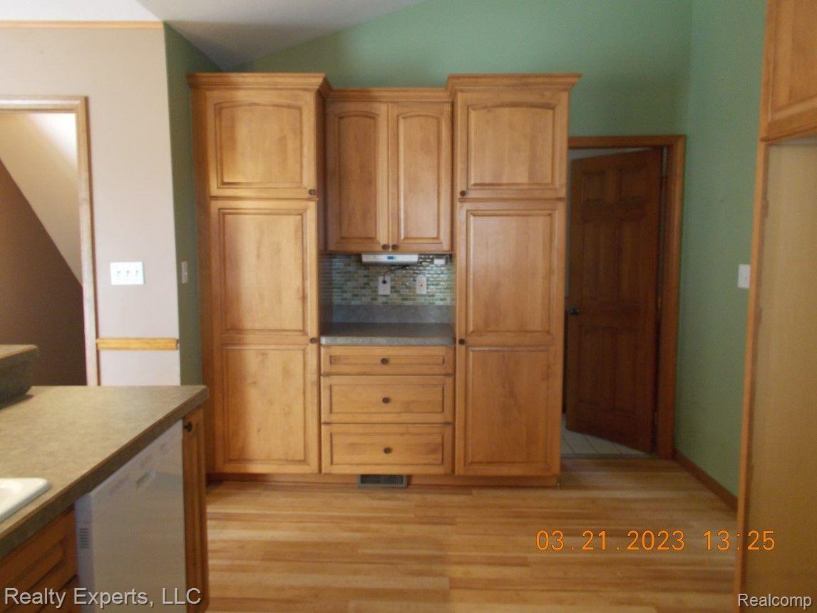 4725 East Dunbar Road Monroe, MI 48161 - Photo 8 of 27 Gallery Image 8