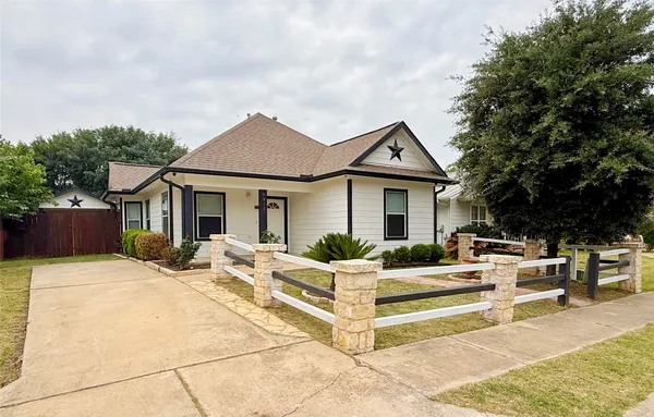 $2,400 | 6915 Villita Avenida Street, Austin, TX 78741