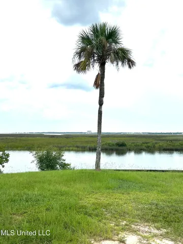 $570,000 | 314 Puunani Place, Diamondhead, MS 39525