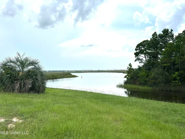 $570,000 | 314 Puunani Place, Diamondhead, MS 39525