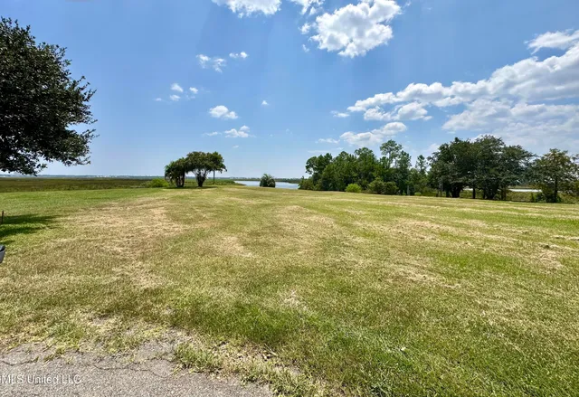 $570,000 | 314 Puunani Place, Diamondhead, MS 39525