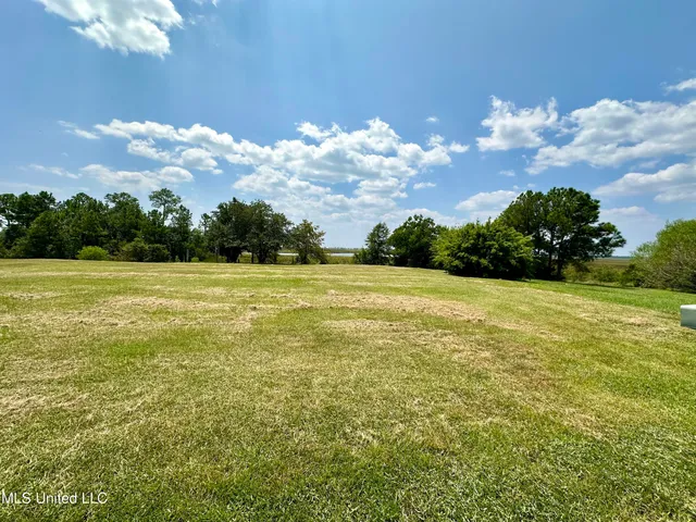 $570,000 | 314 Puunani Place, Diamondhead, MS 39525