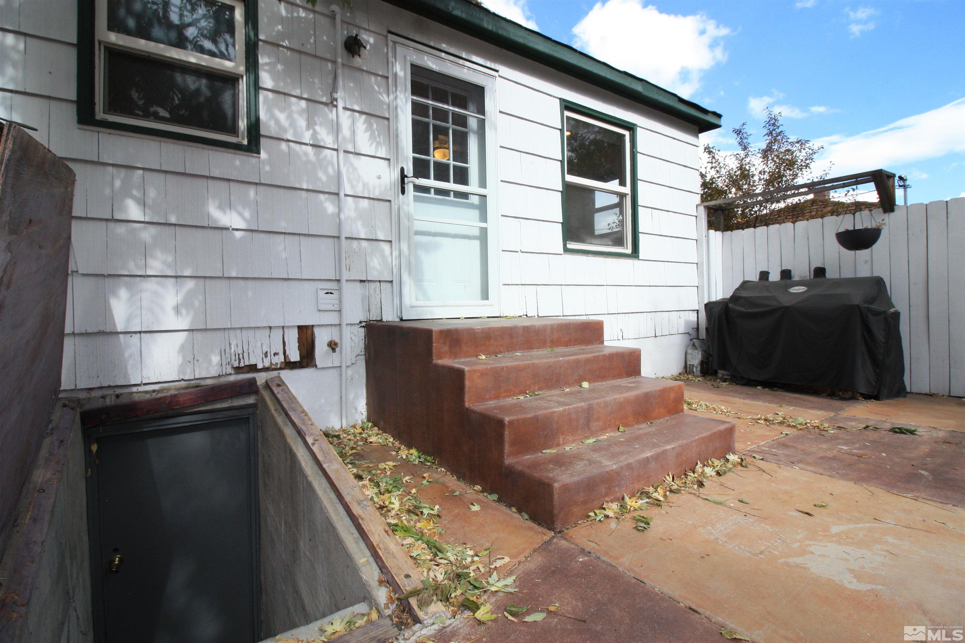 540 Toiyabe Street Reno, NV 89509 - Photo 25 of 29 a view of entryway with a couch