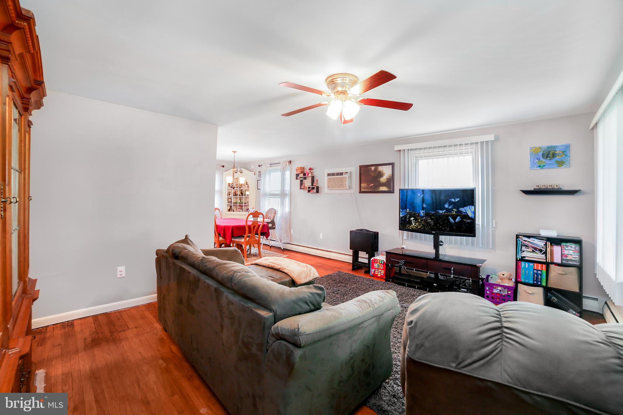 10122 Proctor Road Philadelphia, PA 19116 - Photo 4 of 27 Gallery Image 4