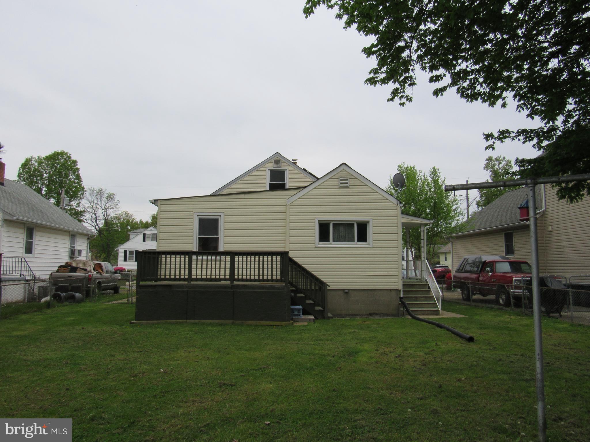 944 Woodlynn Road Baltimore, MD 21221 - Photo 11 of 13 Exterior (Rear)