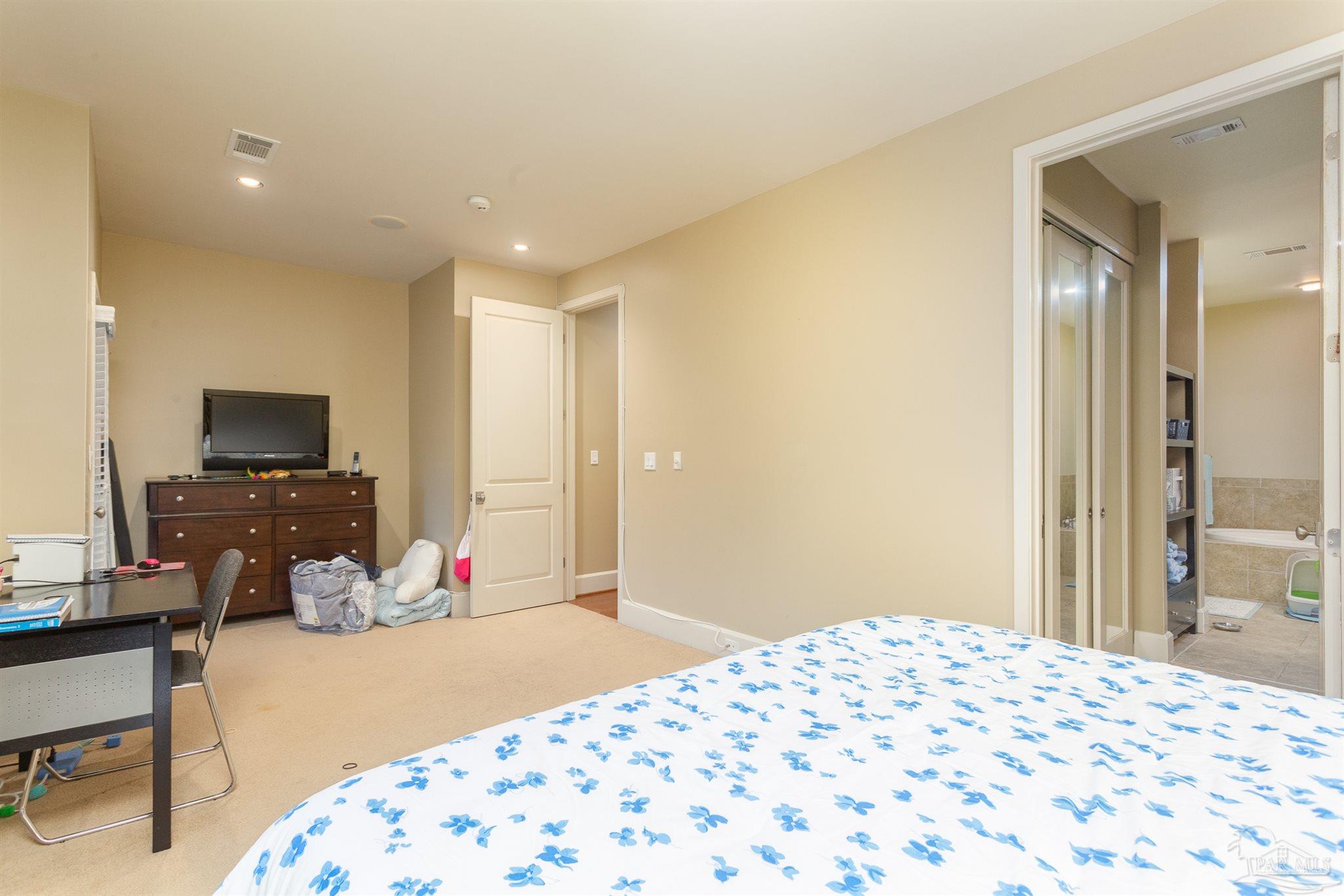 525 North Spring Street Pensacola, FL 32501 - Photo 16 of 29