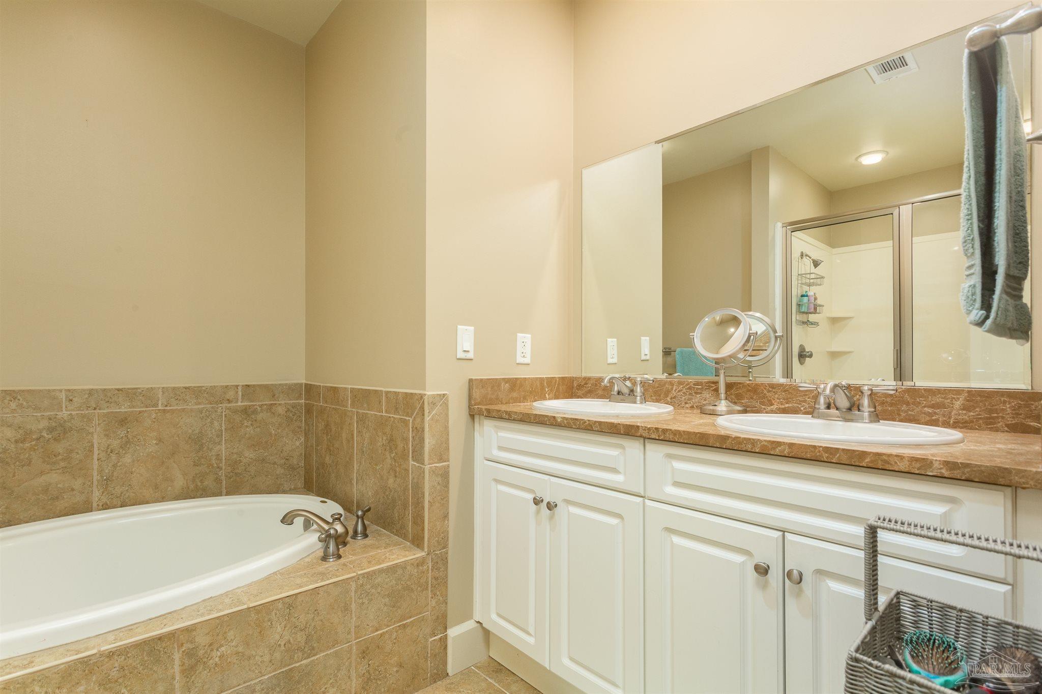 525 North Spring Street Pensacola, FL 32501 - Photo 18 of 29