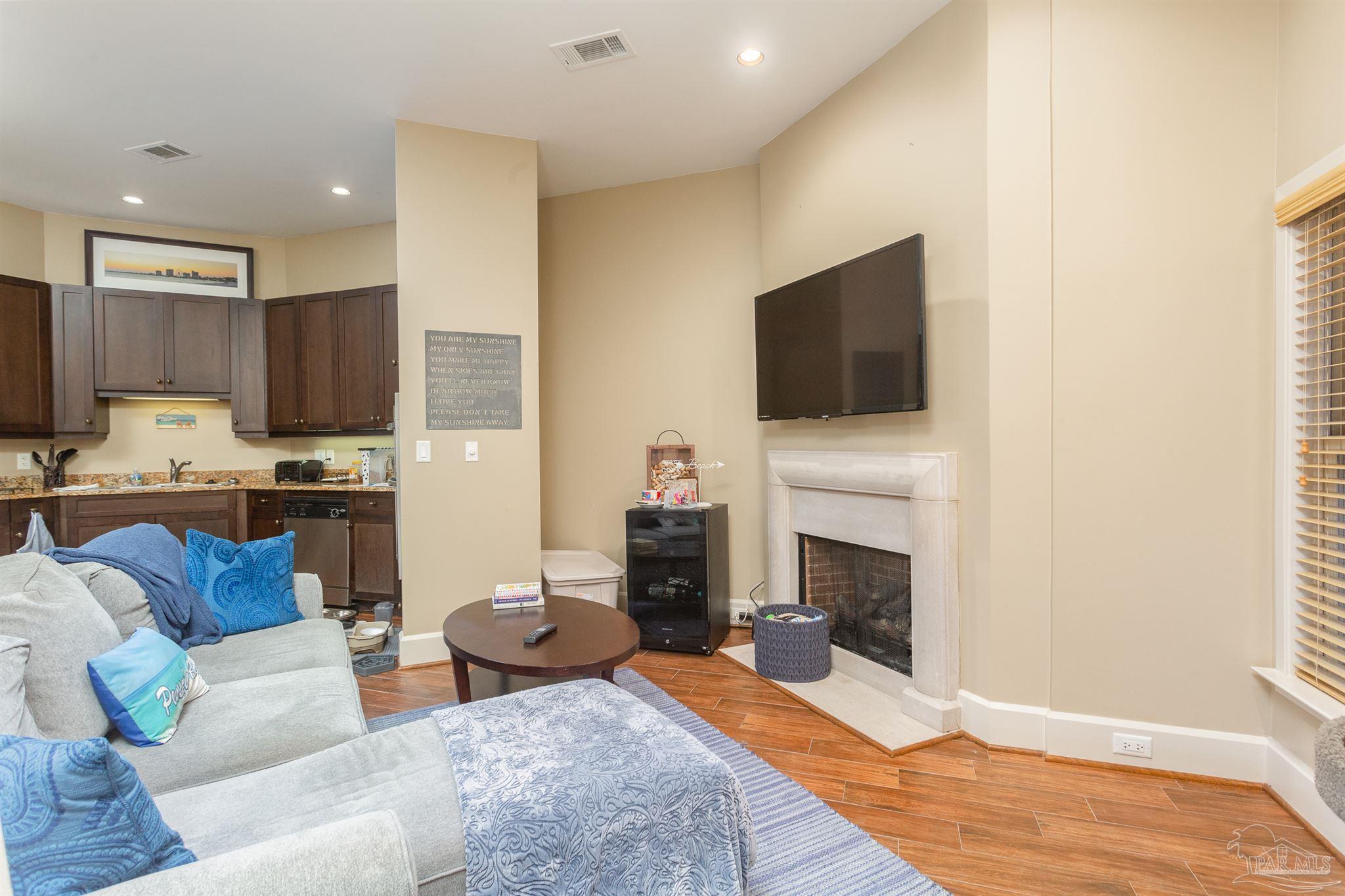 525 North Spring Street Pensacola, FL 32501 - Photo 7 of 29