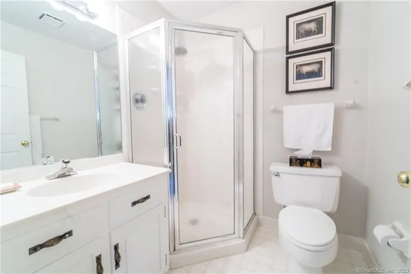 $7,950 | 143 East Avenue, Unit 143, New Canaan, CT 06840