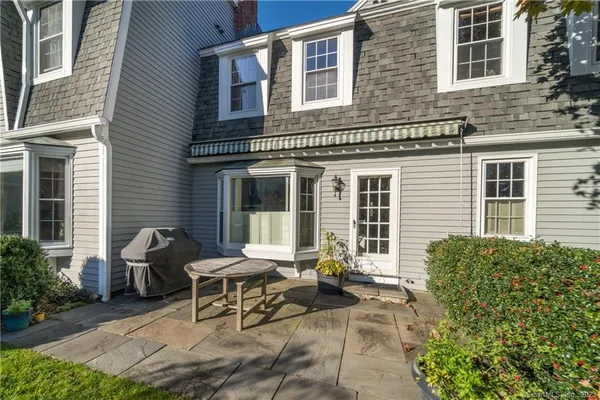 $7,950 | 143 East Avenue, Unit 143, New Canaan, CT 06840