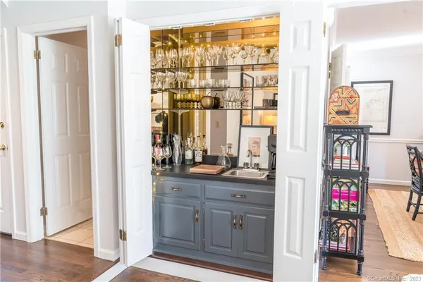 $7,950 | 143 East Avenue, Unit 143, New Canaan, CT 06840