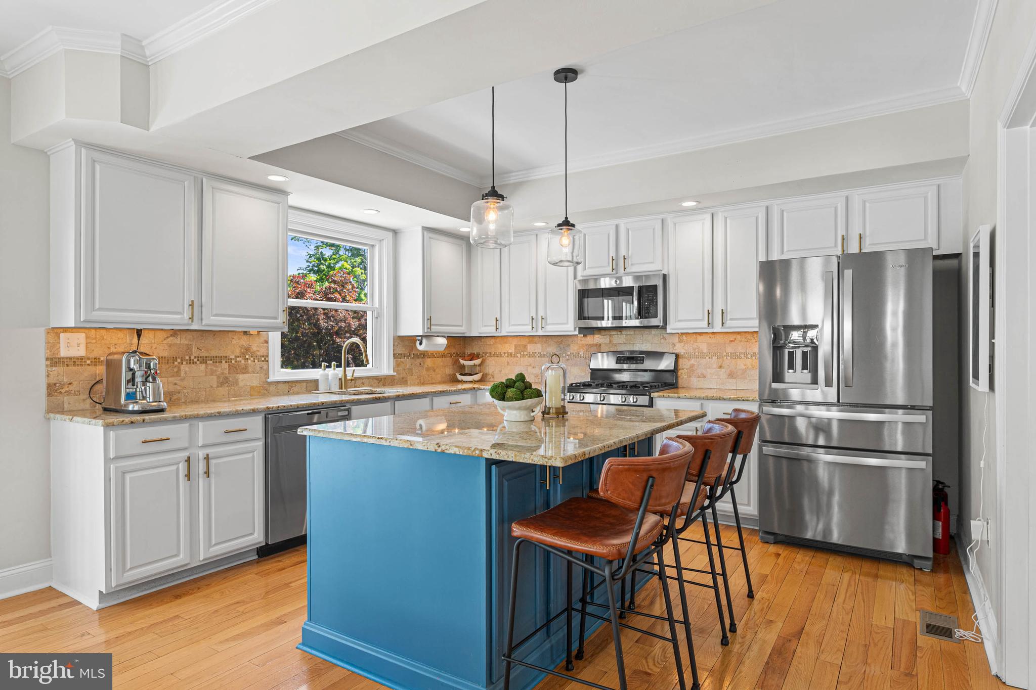 724 Ashurst Road Havertown, PA 19083 - Photo 8 of 34