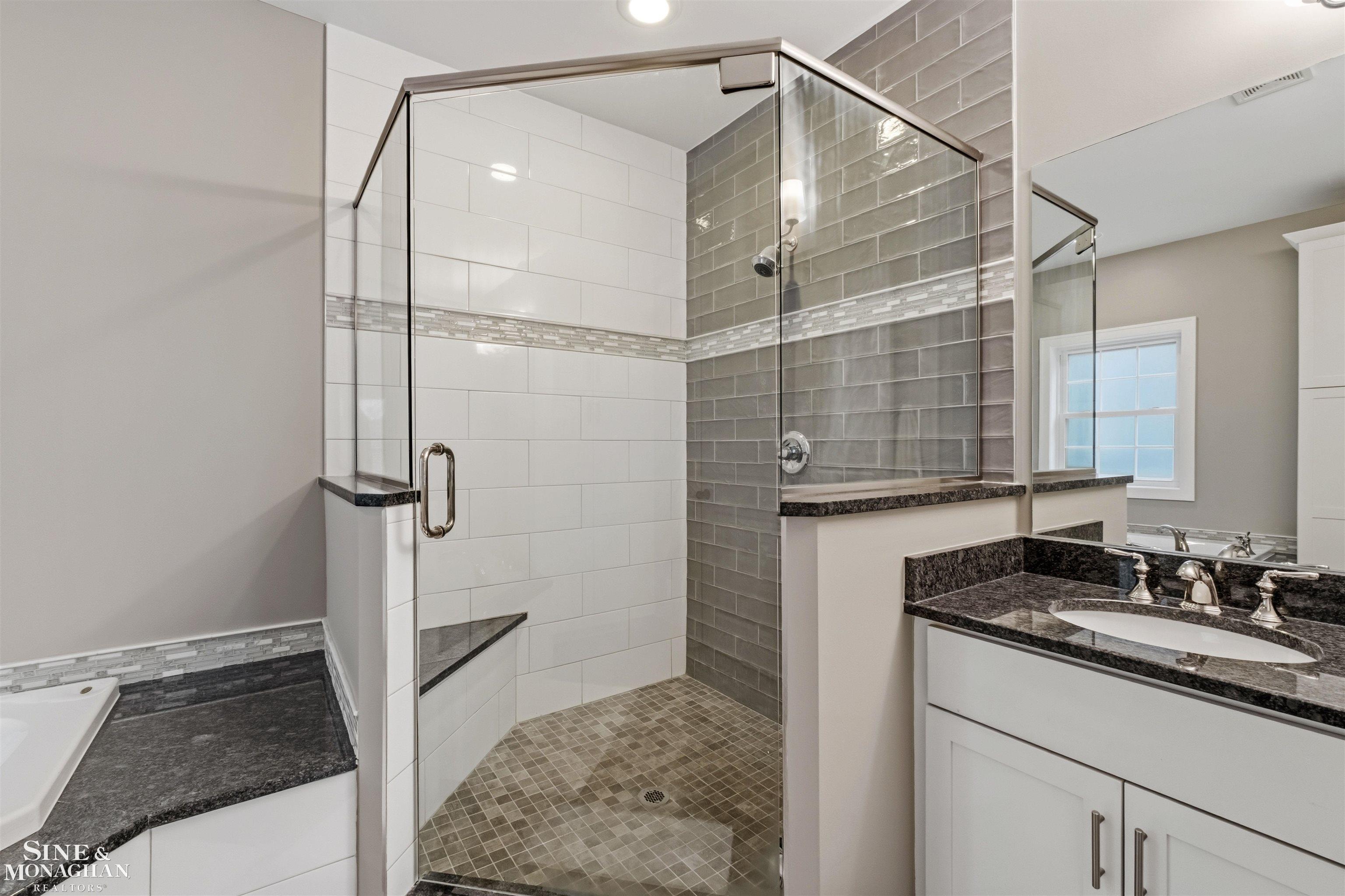 174 Kerby Road Grosse Pointe, MI 48236 - Photo 31 of 64 1st Floor Master Bathroom